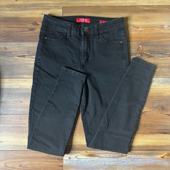 GUESS Women's Black Skinny Jeans - Picture 1 of 5